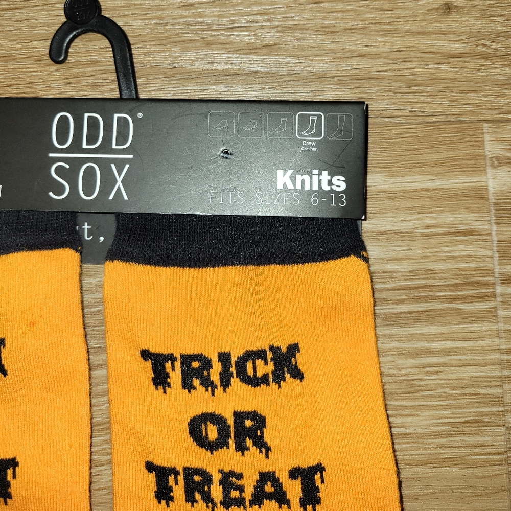 Odd Sox Knits Halloween TRICK OR TREAT Spiders Crew Socks Men Size 6-13 New - Picture 2 of 4